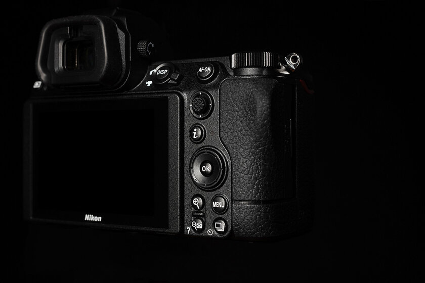 Обзор Nikon Z6 II: верный спутник на каждый день, но с нюансами