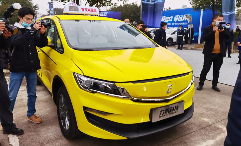 Geely выкупила Lifan и представила новый электрокар: Maple 80V, но с другим логотипом