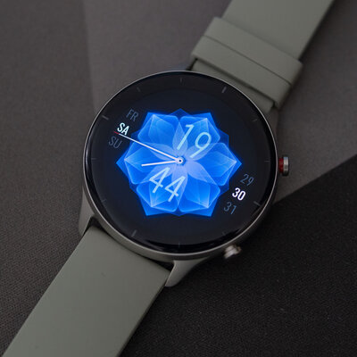Обзор умных часов Amazfit GTR 2e: именно такие, какими их ждали