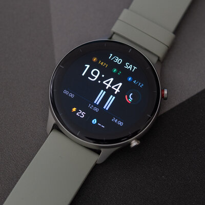 Обзор умных часов Amazfit GTR 2e: именно такие, какими их ждали