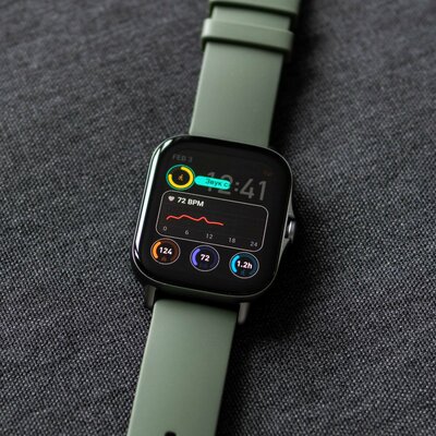 Четыре причины за и всего одна против: опыт использования Amazfit GTS 2e