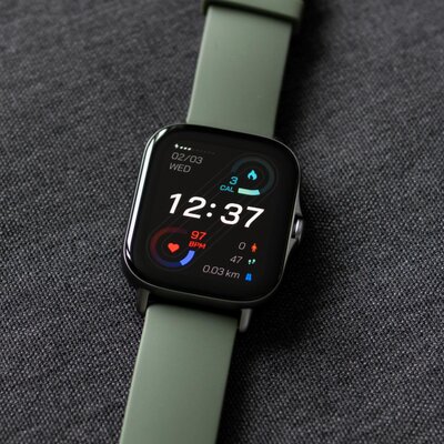 Четыре причины за и всего одна против: опыт использования Amazfit GTS 2e