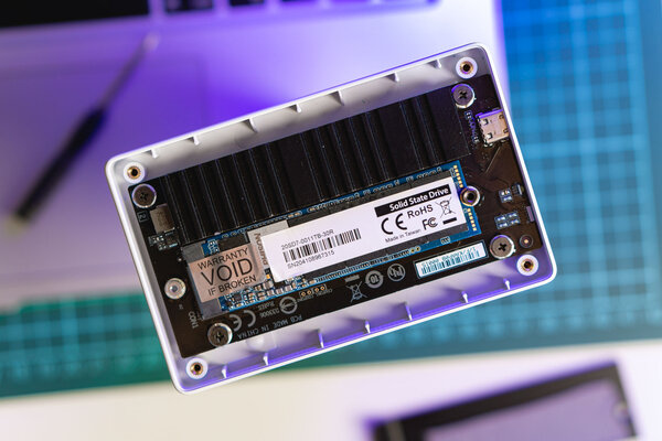Обзор SSD Gigabyte Vision Drive 1TB: для тех, кто снимает, рисует и создает