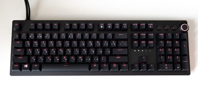 Обзор Razer Huntsman V2 Analog: распознаёт силу нажатия