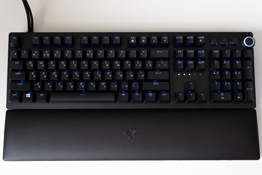Обзор Razer Huntsman V2 Analog: распознаёт силу нажатия