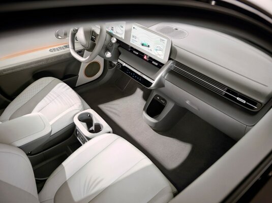 Hyundai официально представил IONIQ 5: запоминающийся SUV с электроприводом