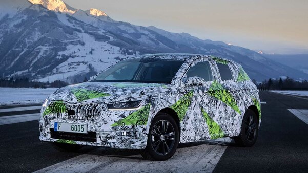 Skoda тизерит Fabia 2021 года: оно похожа на последний Volkswagen Golf
