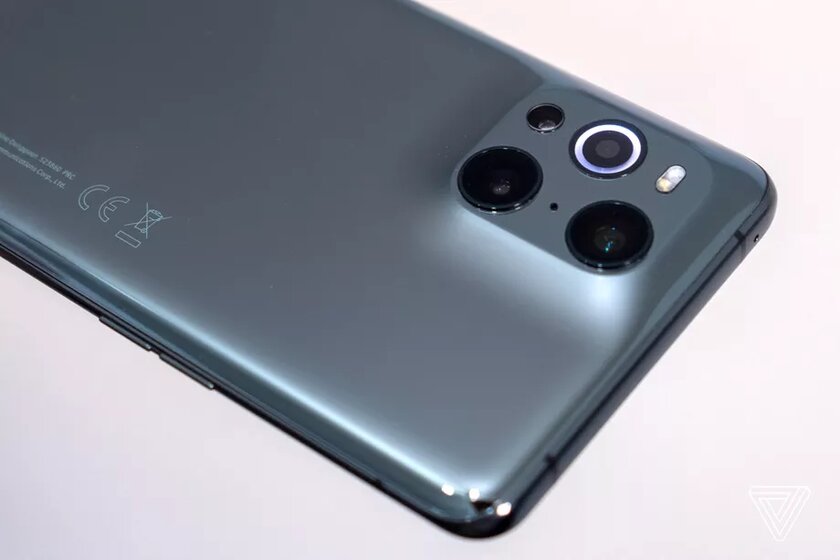 Смартфон со встроенным микроскопом: OPPO представила Find X3 Pro