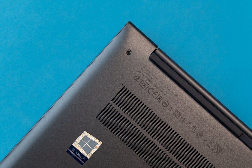 Обзор Lenovo Yoga Slim 7 Fabric: оригинальный вид и надёжная конструкция