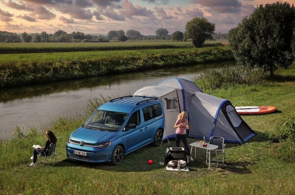 Volkswagen объявил российские цены на новый Caddy