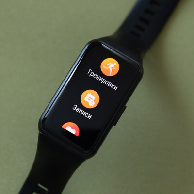 Меньше умных часов, крупнее фитнес-браслета. Обзор HONOR Band 6