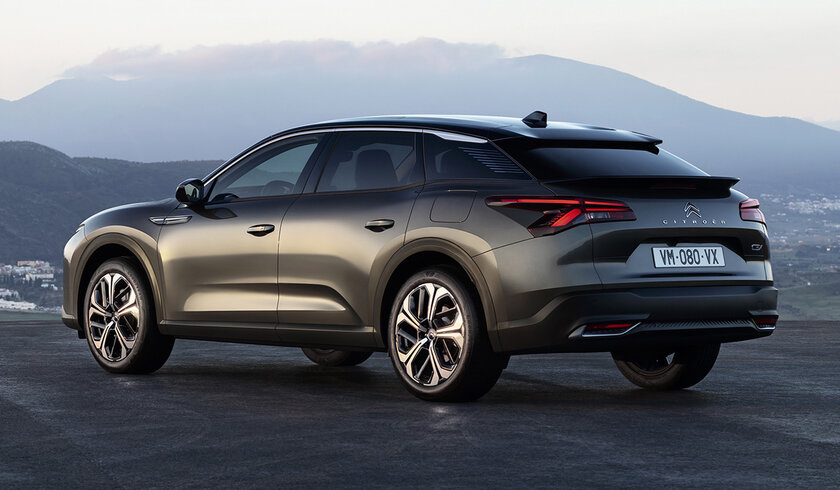 Citroen представила флагманский C5 X: со стильным кузовом и новейшим автопилотом