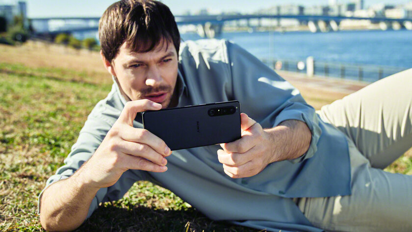 Флагманы Sony Xperia 1 III и Xperia 5 III получили уникальную систему камер с вариобъективом