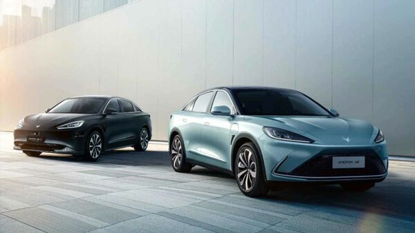 Huawei и BAIC представили электромобиль на HarmonyOS и с автопилотом