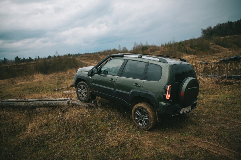 Новая снаружи, классика внутри. Тест-драйв Lada Niva Travel