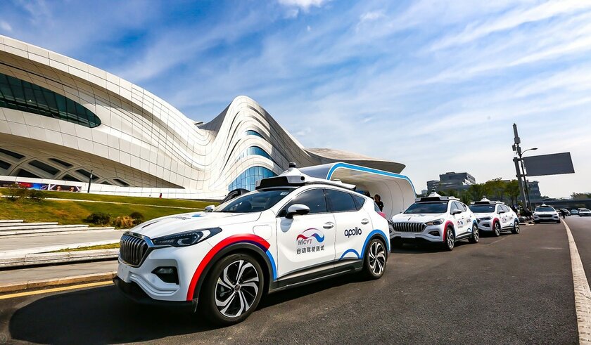 Baidu запустил в Китае первый коммерческий такси-сервис без водителей