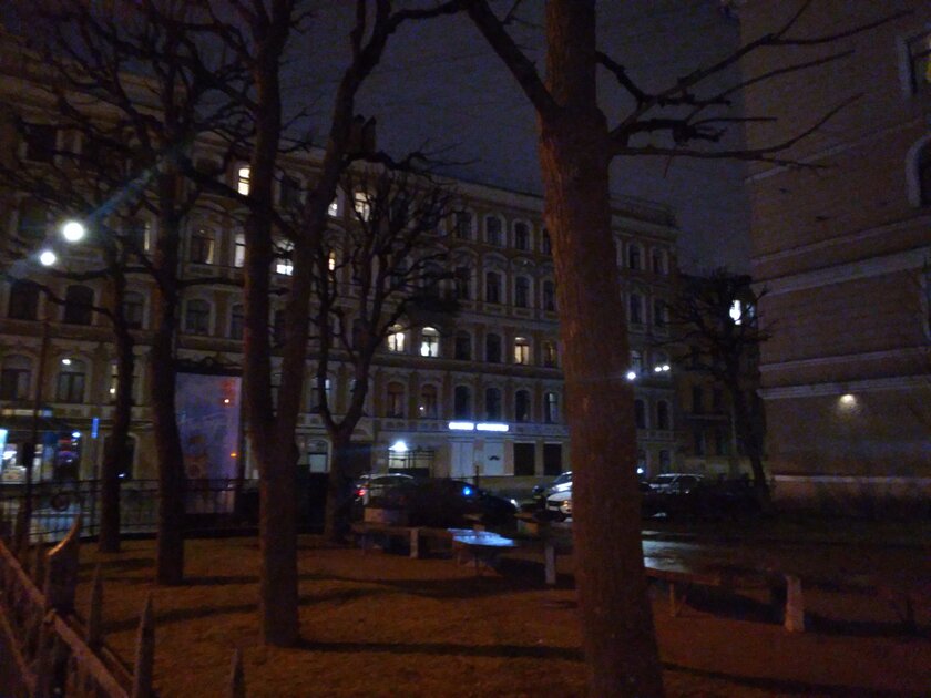 Google Camera Go спасает камеры дешёвых смартфонов. Тестирую ночной режим и HDR