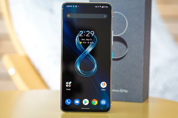 Смартфон с поворотной камерой: обзор уникального ASUS ZenFone 8 Flip