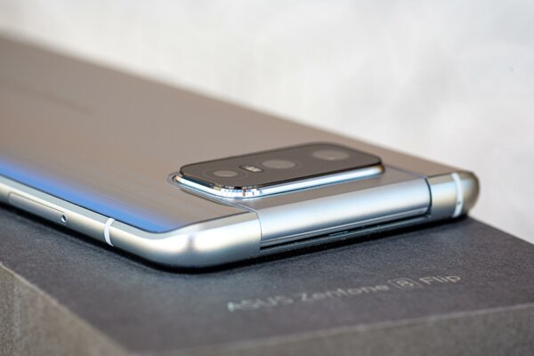 Смартфон с поворотной камерой: обзор уникального ASUS ZenFone 8 Flip