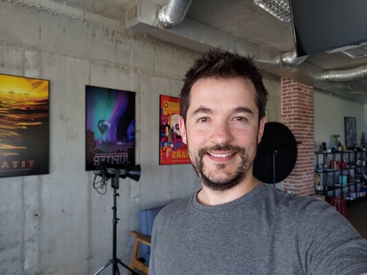 Смартфон с поворотной камерой: обзор уникального ASUS ZenFone 8 Flip