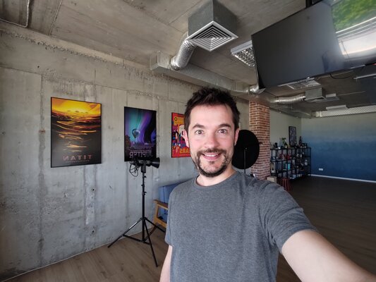 Смартфон с поворотной камерой: обзор уникального ASUS ZenFone 8 Flip
