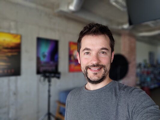 Смартфон с поворотной камерой: обзор уникального ASUS ZenFone 8 Flip