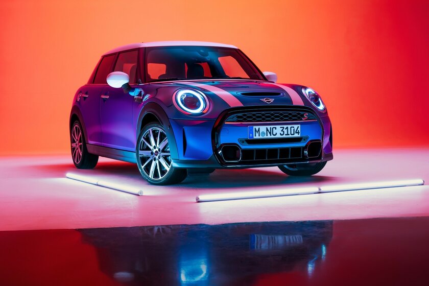 В России стартовали продажи новых премиальных хэтчбеков MINI