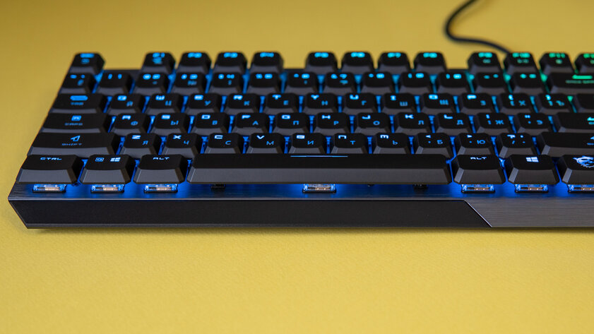 Низкий профиль и 8-угольные колпачки: обзор необычной клавиатуры MSI Vigor GK50 — Внешний вид и удобство. 3