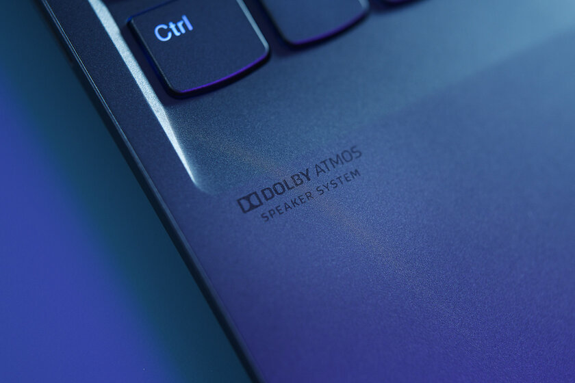 На что способен ноутбук с Core i9 и RTX 2060. Обзор Lenovo Legion Slim 7 — Снаружи и на ощупь. 11