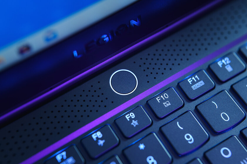 На что способен ноутбук с Core i9 и RTX 2060. Обзор Lenovo Legion Slim 7 — Снаружи и на ощупь. 12