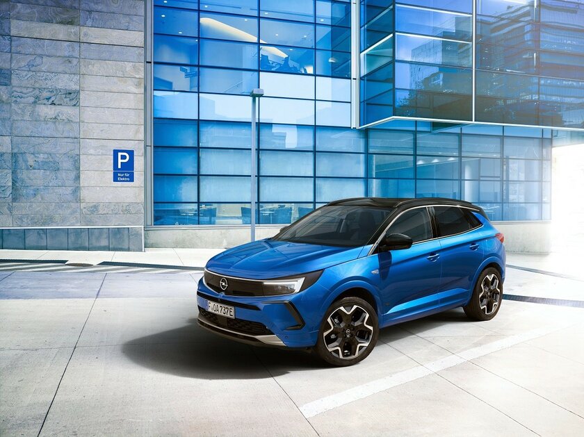 Opel представила новый Grandland: безопасный, полностью цифровой и гибридный