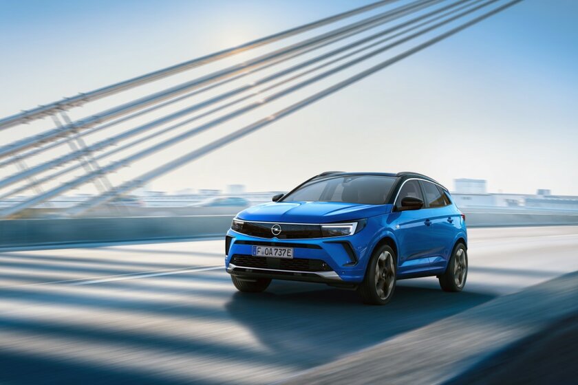Opel представила новый Grandland: безопасный, полностью цифровой и гибридный