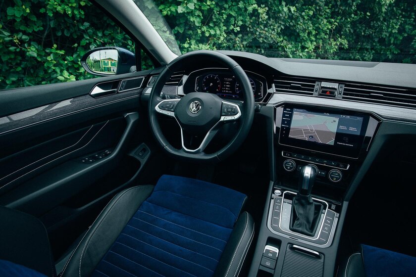 Классика Volkswagen на каждый день. Тест-драйв Passat 2021