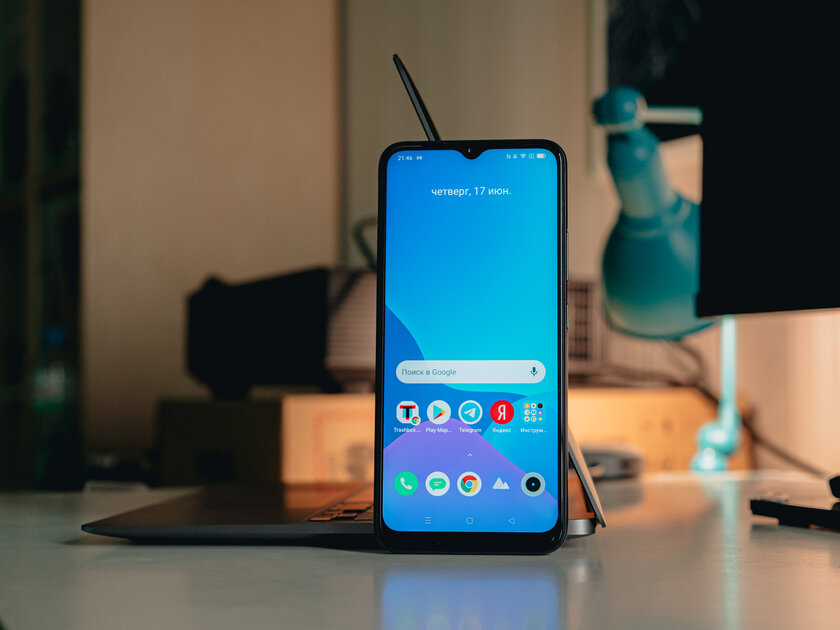 Лучший смартфон для отпуска: обзор Realme С25 с рекордной батареей и мощной начинкой