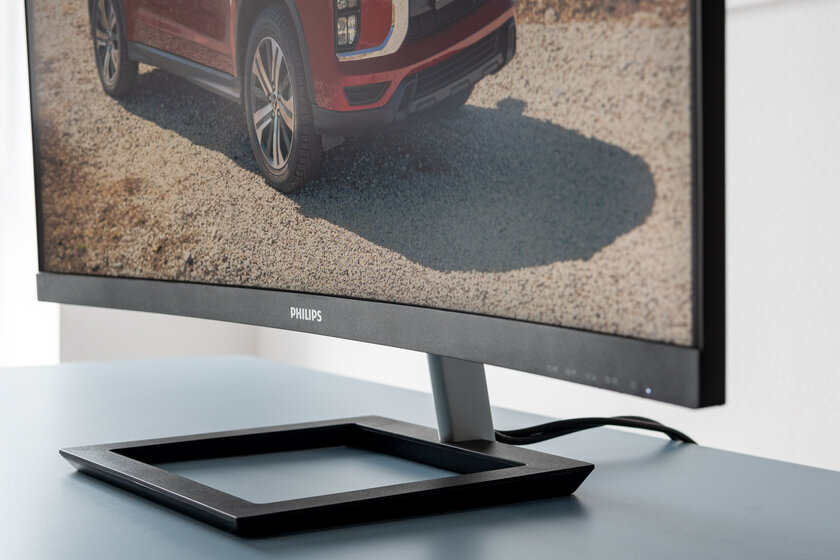 Игровой монитор в офисном обличии. Обзор Philips 322E1C