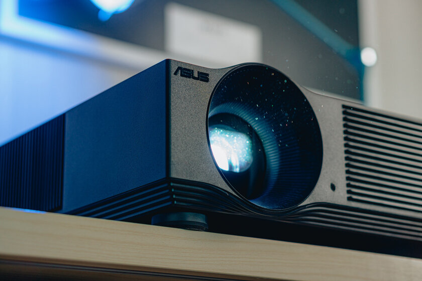Домашний кинотеатр на 120 FPS, который можно смотреть днём. Обзор проектора ASUS H1