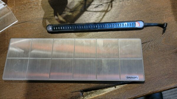 Lenovo представила беспроводную зарядку, она позволяет заряжать ноутбук как iPhone