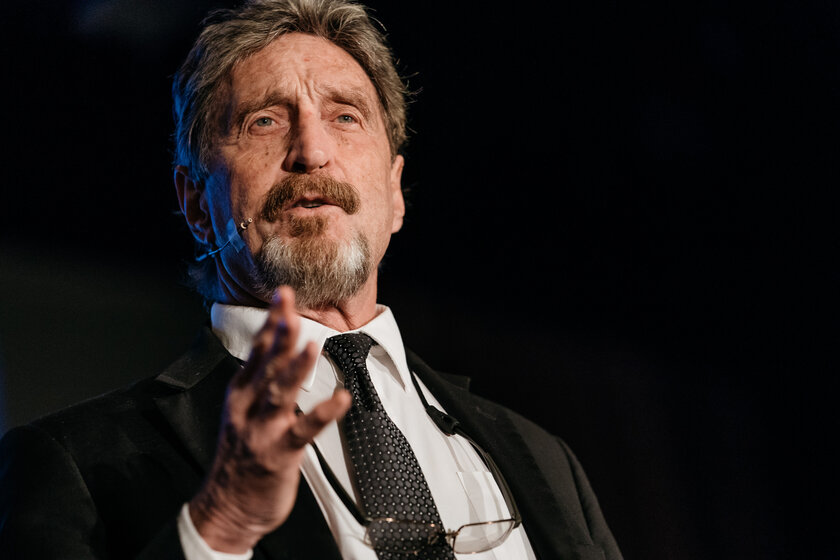 Разработчик антивируса McAfee найден мёртвым в тюремной камере
