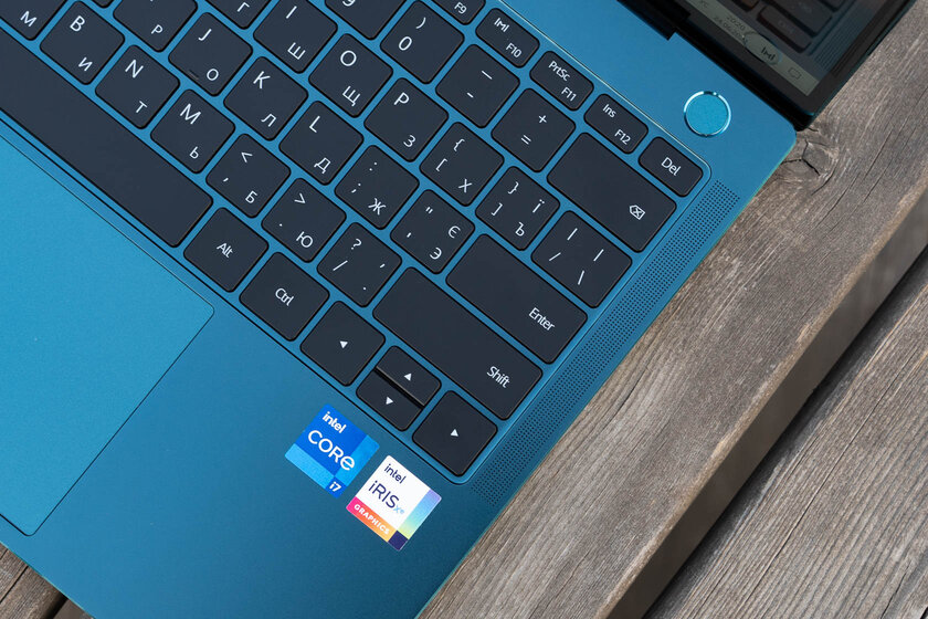 Хитрое охлаждение, тачпад из MacBook и готовность к Windows 11: обзор Huawei MateBook X Pro 2021 — Дисплей и звучание. 16