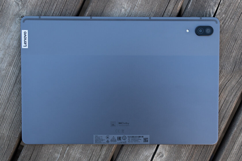 Опыт использования Lenovo Tab P11 Pro: клавиатура, чехол и стилус в комплекте — Внешний вид и эргономика. 1