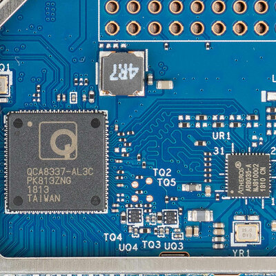Это роутер, а не НЛО в виде паука. Обзор ASUS RT-AX89X — Внутреннее устройство. 6