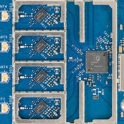 Это роутер, а не НЛО в виде паука. Обзор ASUS RT-AX89X — Внутреннее устройство. 10