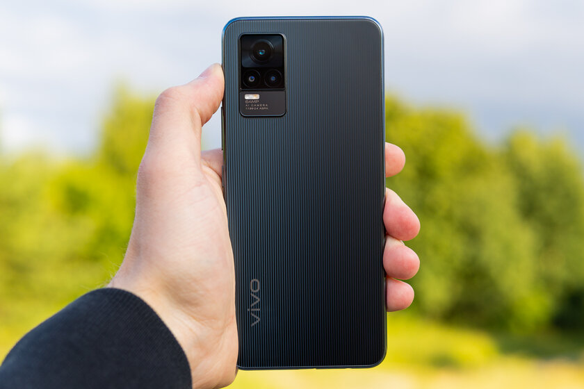 Два представителя среднего класса. Совместный обзор Vivo V21 и Vivo V21e — Внешний вид. 3