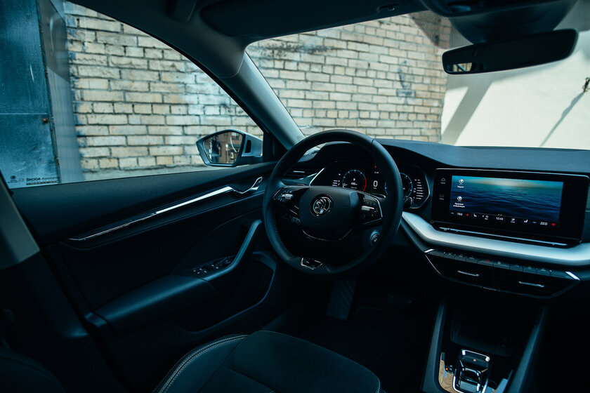 Если бы я покупал автомобиль, то это был бы он. Тест-драйв Skoda Octavia A8 — Салон. 1