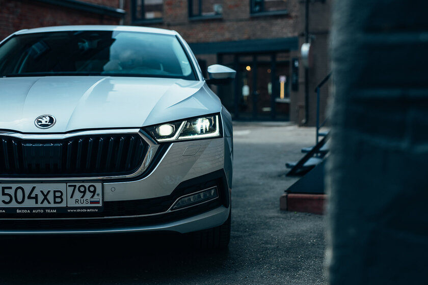 Если бы я покупал автомобиль, то это был бы он. Тест-драйв Skoda Octavia A8 — Салон. 13