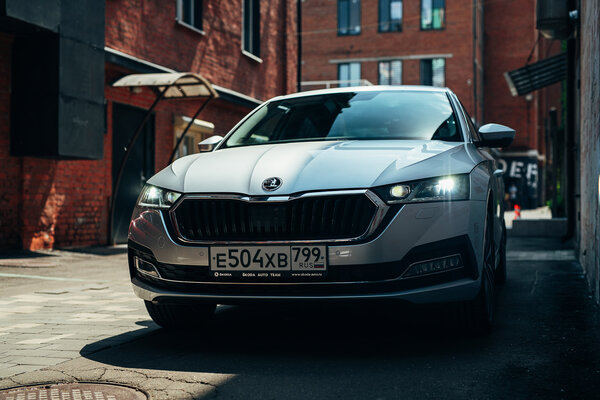 Если бы я покупал автомобиль, то это был бы он. Тест-драйв Skoda Octavia A8 — Салон. 14