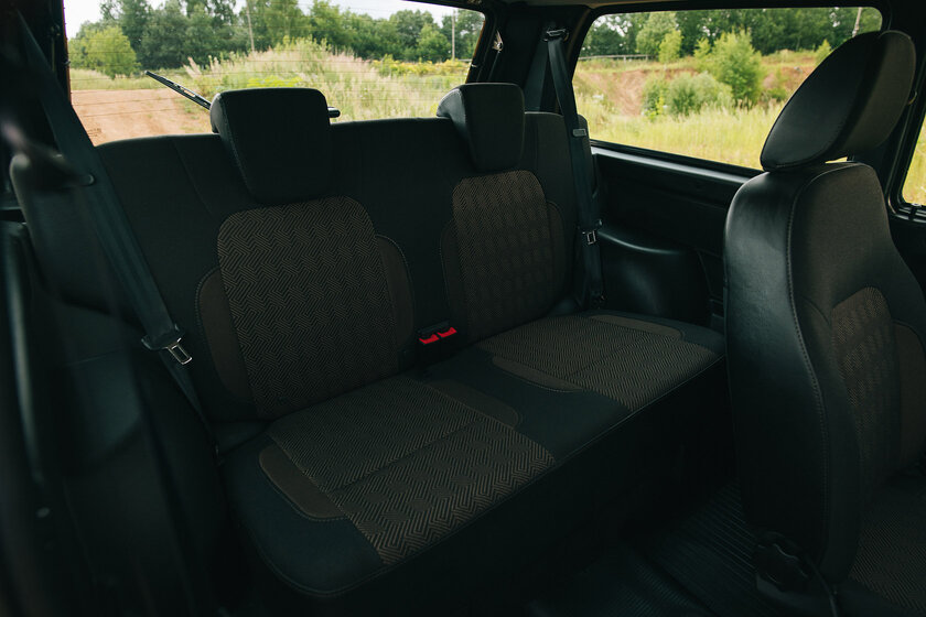 Первый в мире кроссовер? Тест-драйв Lada Niva Legend — Снаружи и внутри. 24