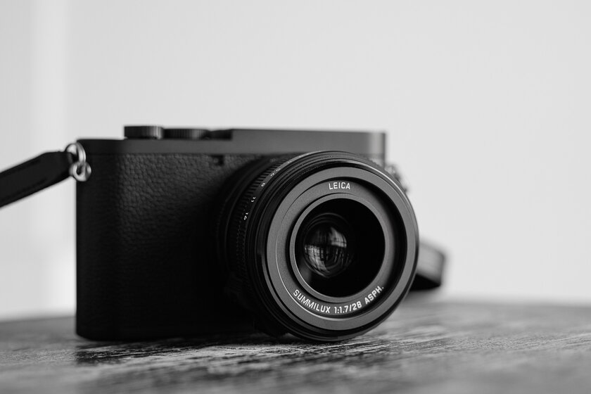 Чёрно-белый мир глазом премиального фотоаппарата. Обзор Leica Q2 Monochrom