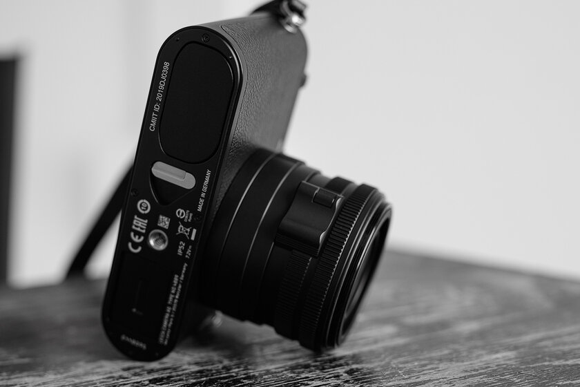 Чёрно-белый мир глазом премиального фотоаппарата. Обзор Leica Q2 Monochrom