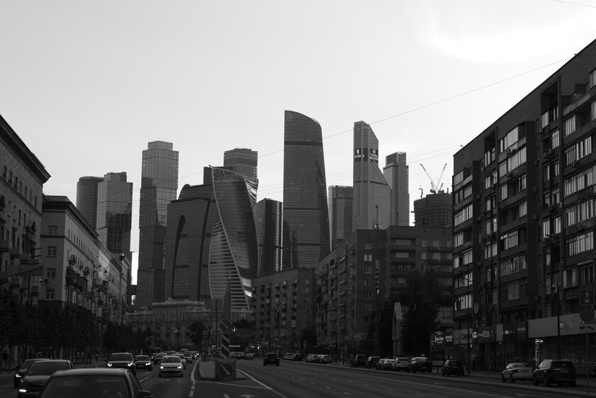 Чёрно-белый мир глазом премиального фотоаппарата. Обзор Leica Q2 Monochrom